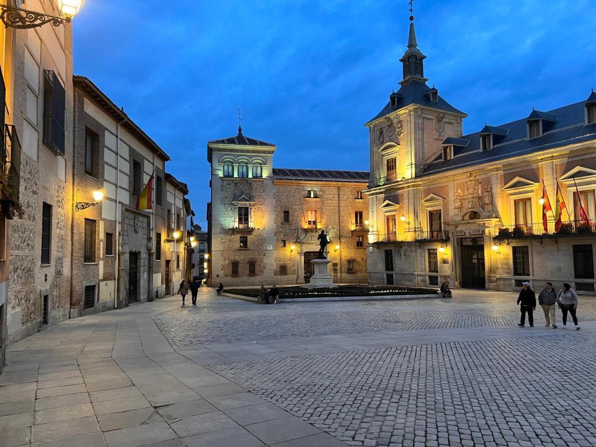 Apartment In Monumental Square Madrid Center מראה חיצוני תמונה